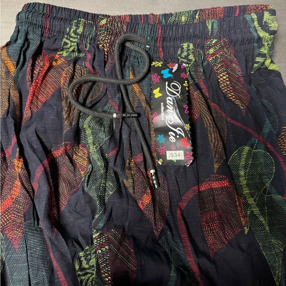 NEW Designer Wardrobe Wide Taper Crop Draper Pant Black Leaf Print Lagenlook‎ - Picture 6 of 12